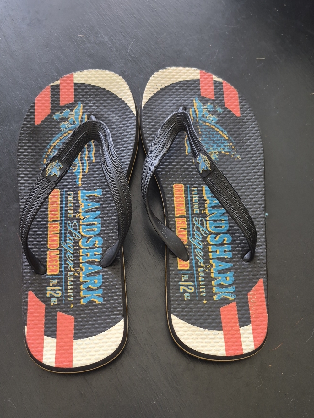 Landshark Men's Black Graphic Flip-Flop Sandals